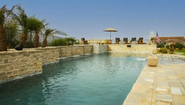 Thin Stone Veneer Lompoc Tumbled Mountain Ledge Gray Blend Thin Veneer